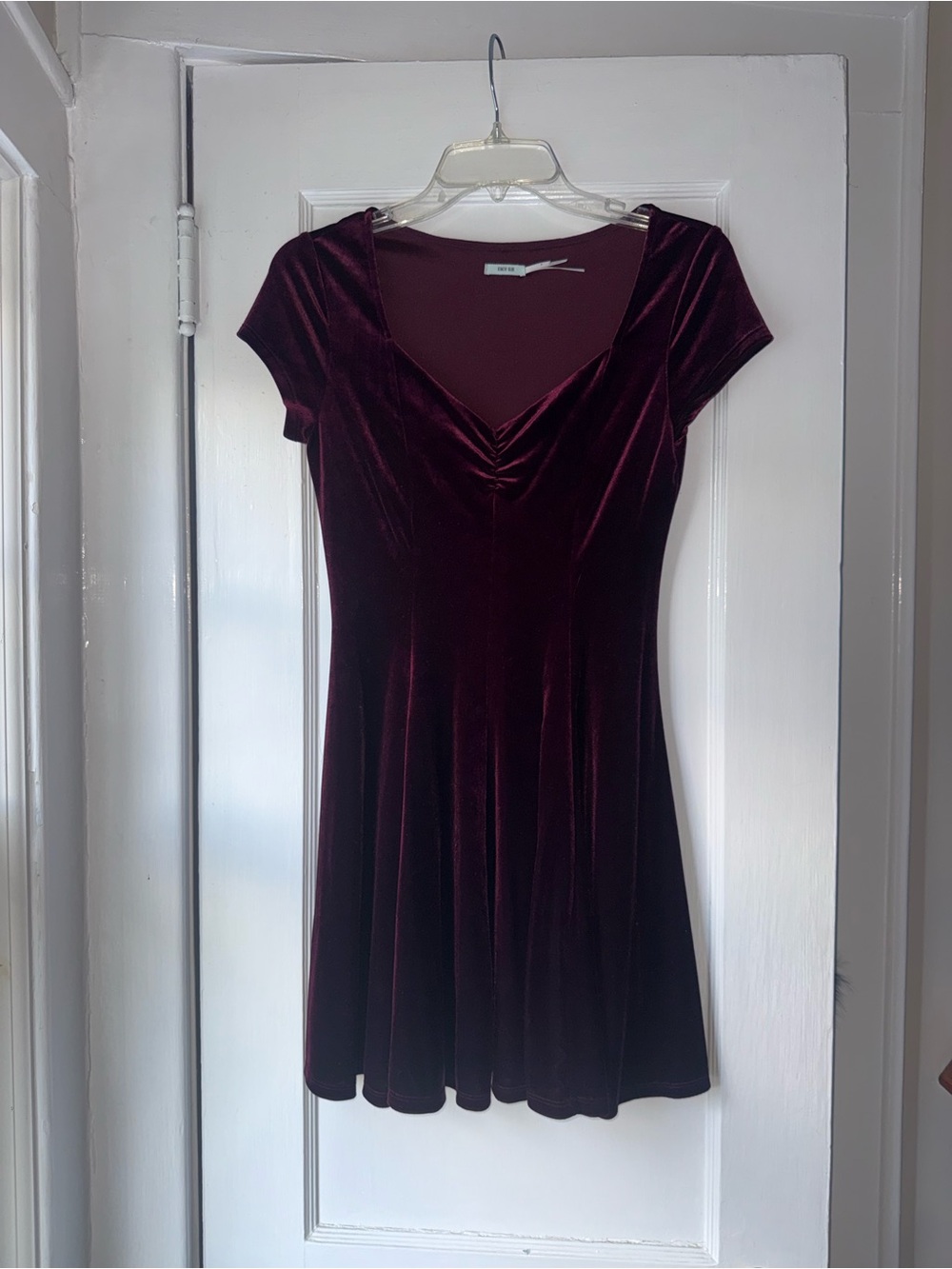 Kimchi Blue Velvet V-Neck Short Sleeve Dress in Wine